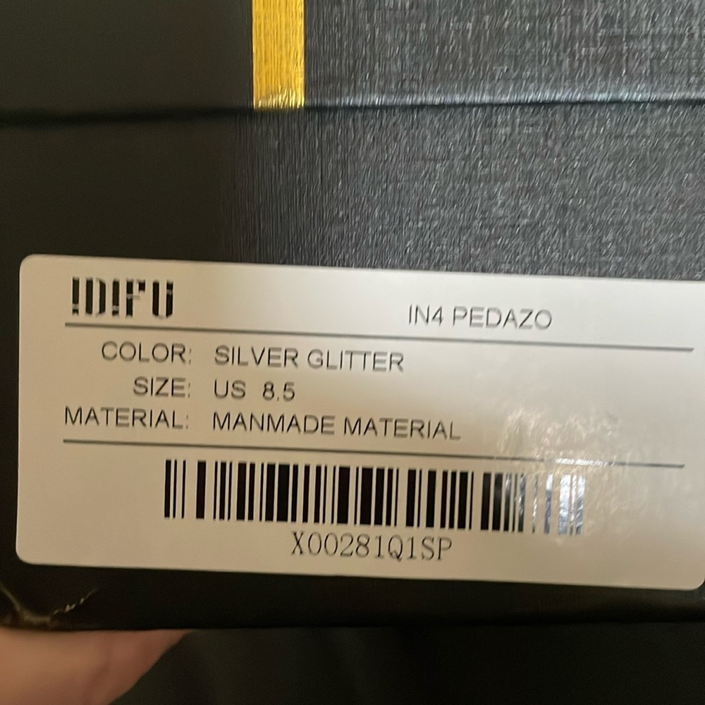 Idifu silver glitter heels . NIB. Never worn. Size 8.5